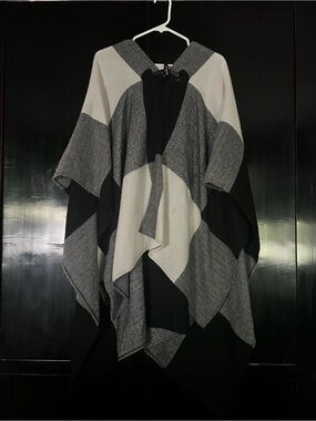 Peter Nygard Black, Gray & Cream Checked Poncho